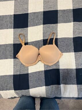 Victoria's Secret Nude Lace T-Shirt Bra with Lace Trim